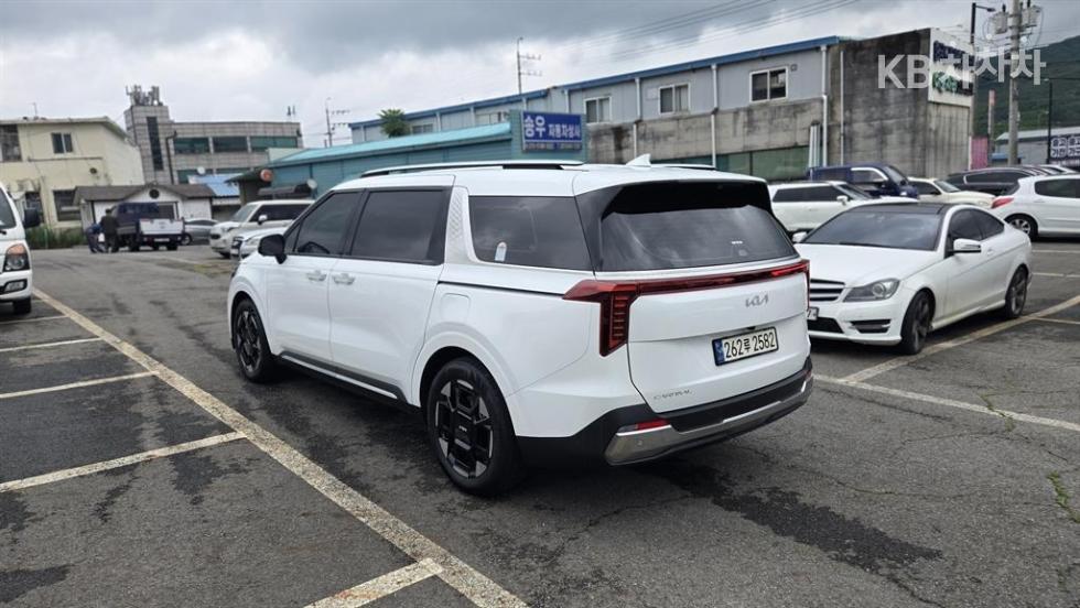 2024 - kia carnival