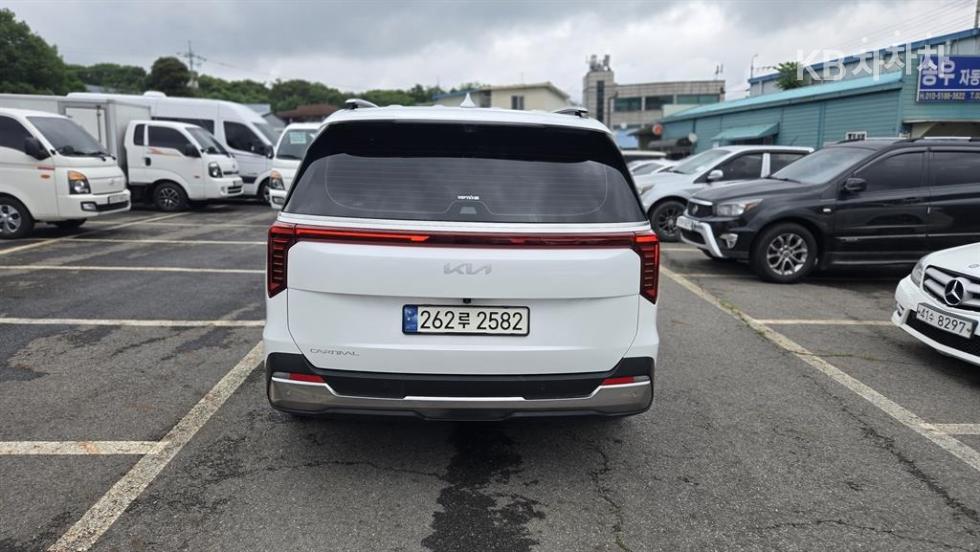 2024 - kia carnival