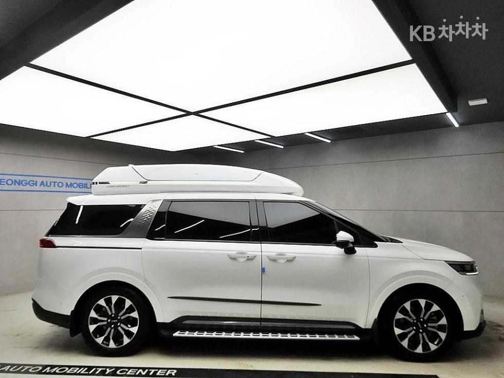 2023 Kia 4 photo