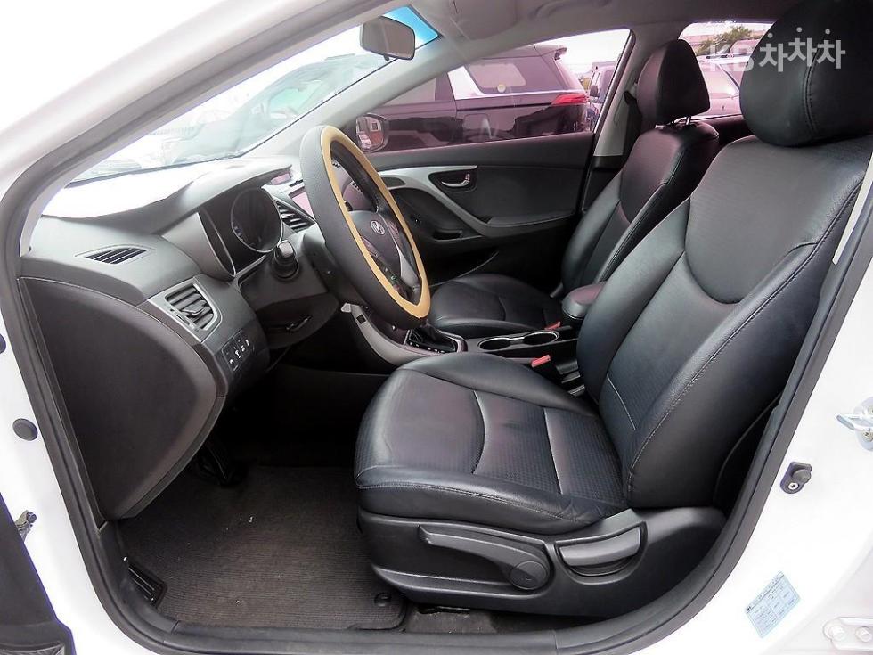 Hyundai Avante — miniaturë 5
