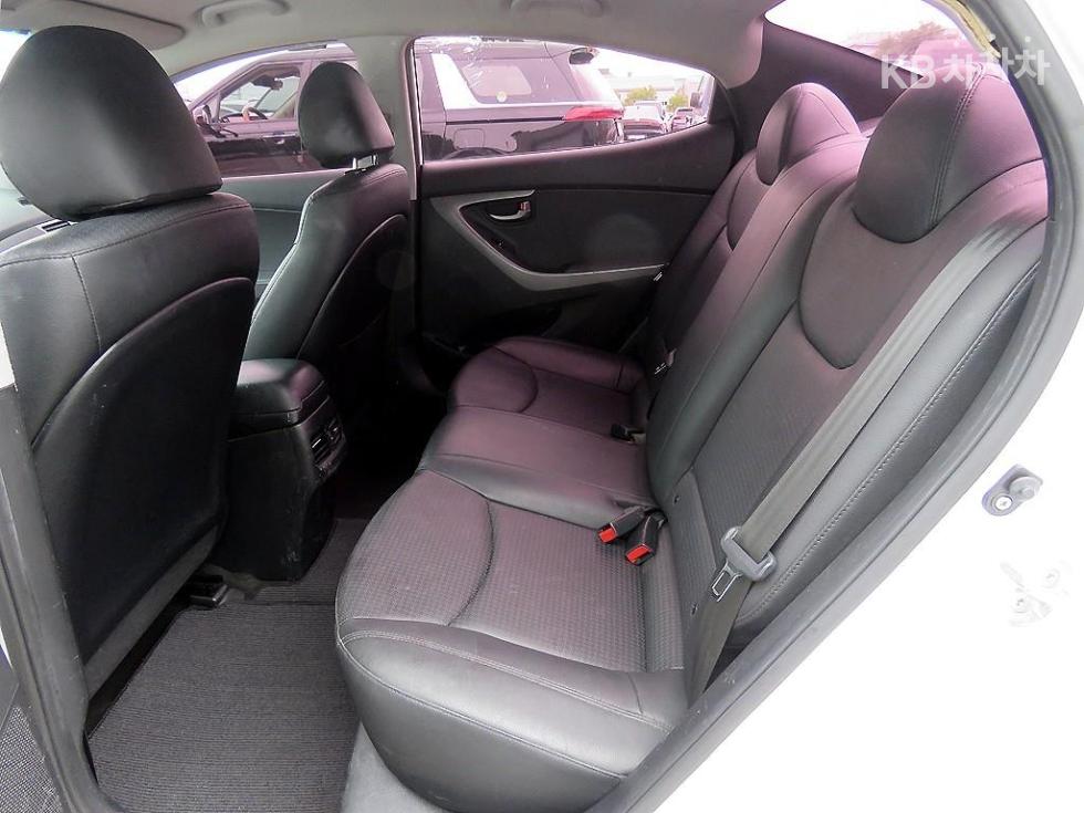 Hyundai Avante — miniaturë 6