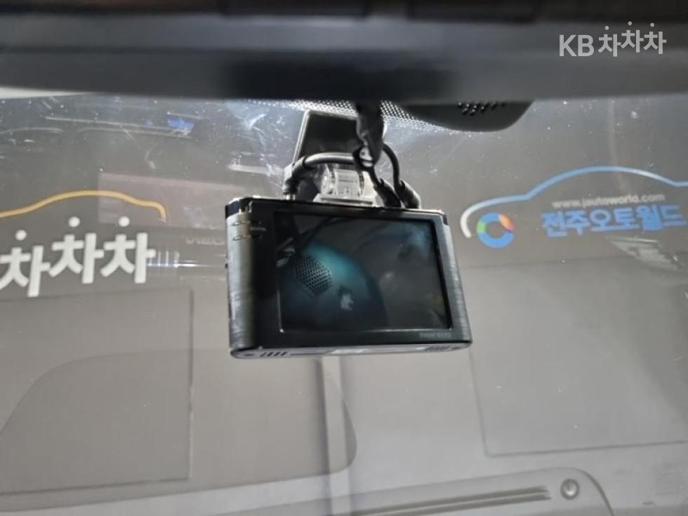 Hyundai Genesis — miniaturë 18