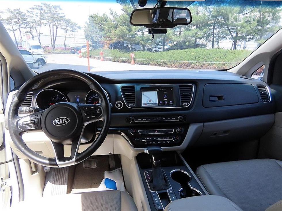 2019 - kia carnival