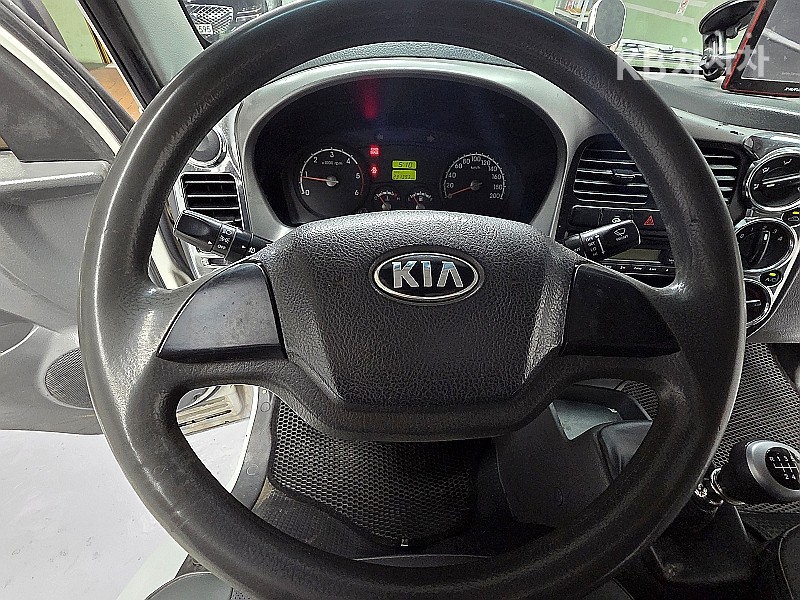 2013 - kia bongo iii