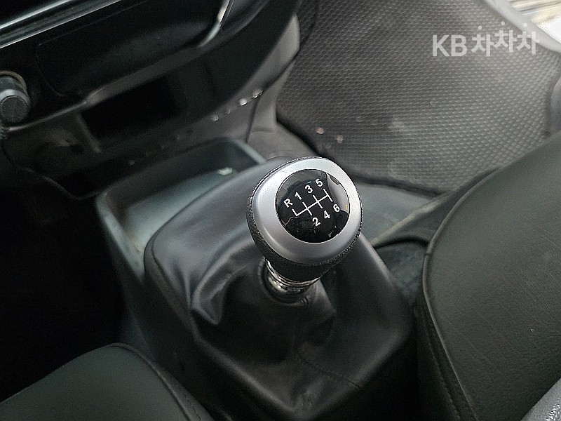 2013 - kia bongo iii