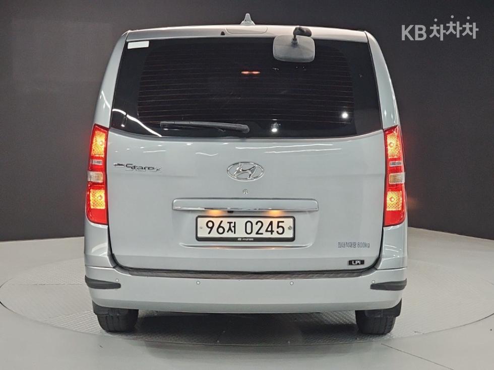Hyundai Starex — miniaturë 3