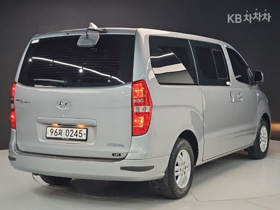 Hyundai Starex — miniaturë 4