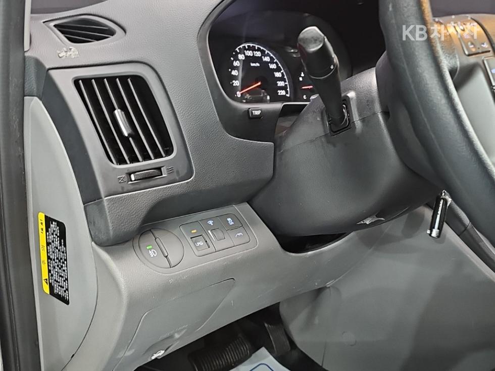 Hyundai Starex — miniaturë 16