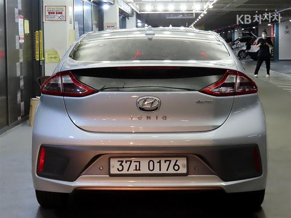 Hyundai Ioniq Electric 2016 photo 5