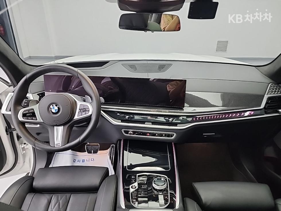 BMW X7 — miniaturë 7