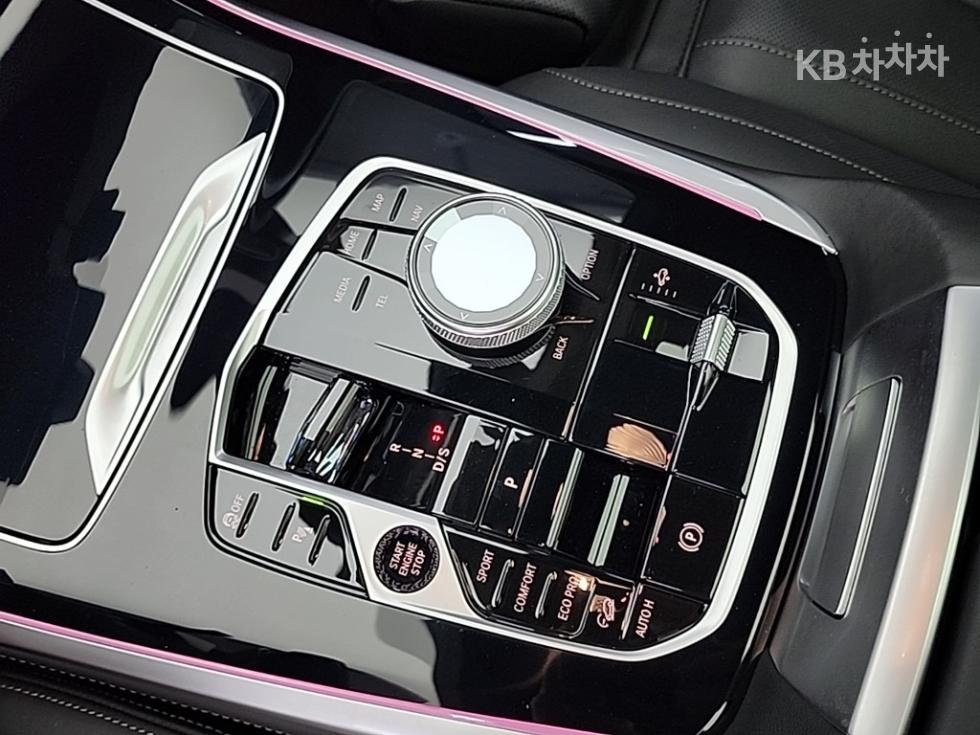 BMW X7 — miniaturë 8