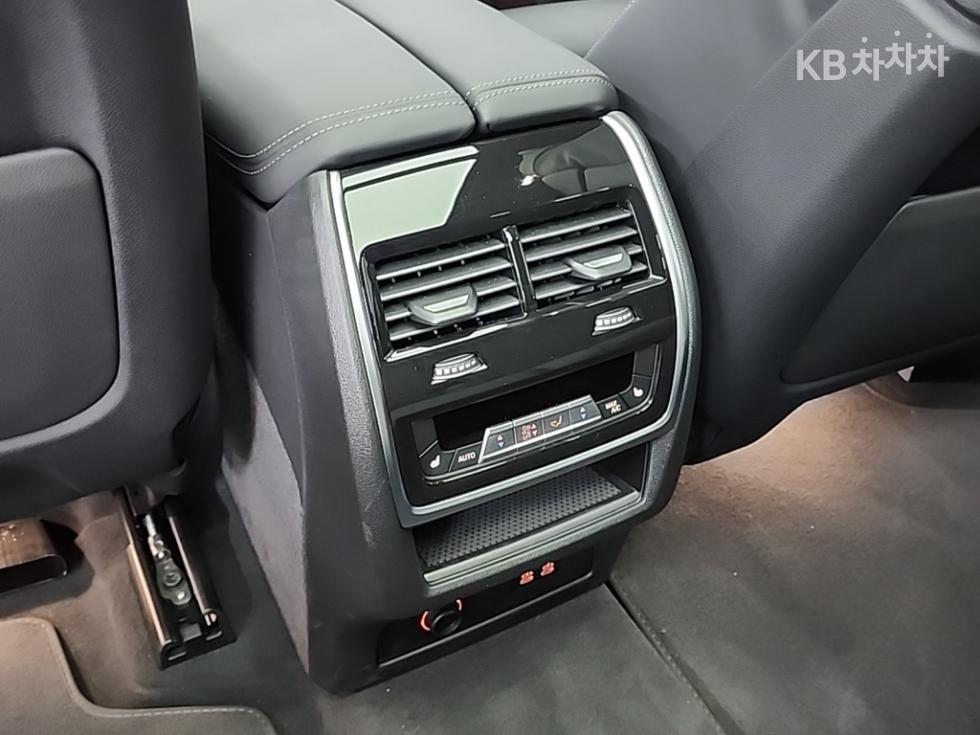 BMW X7 — miniaturë 13