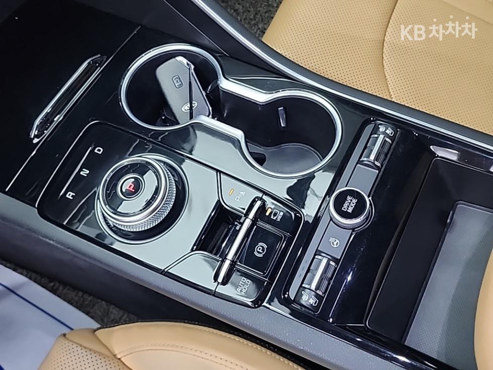 Kia K5 — miniaturë 8