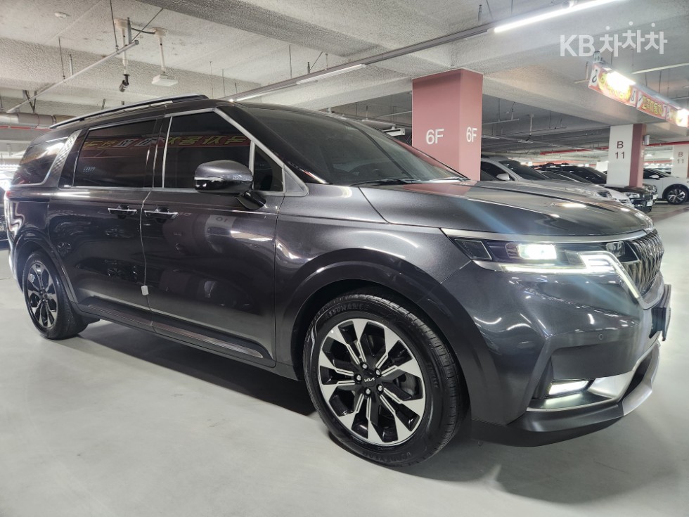 Kia Carnival — miniaturë 5