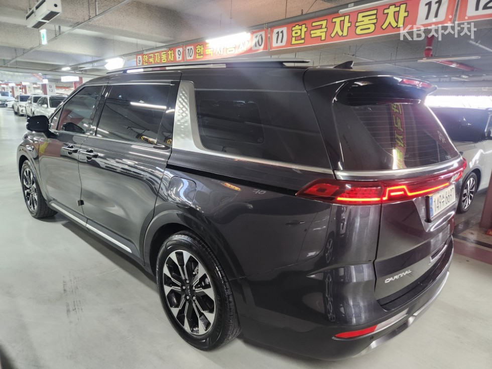 Kia Carnival — miniaturë 8
