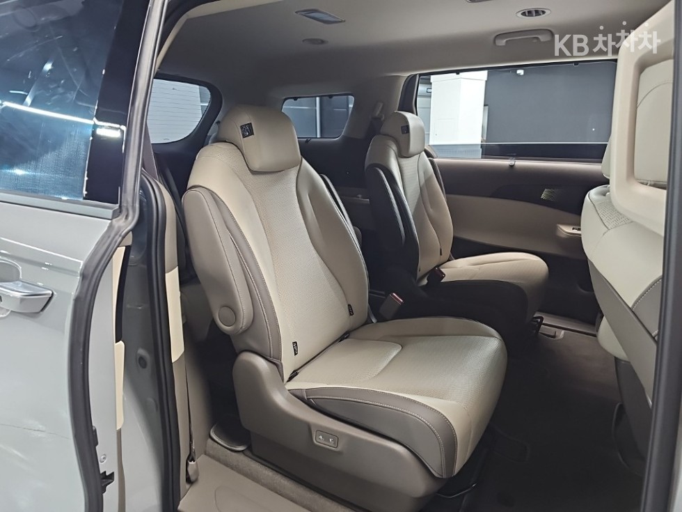 Kia Carnival — miniaturë 22