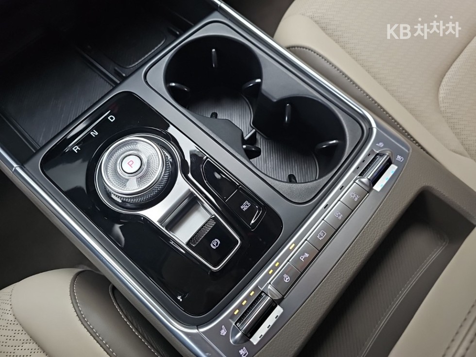 Kia Carnival — miniaturë 18