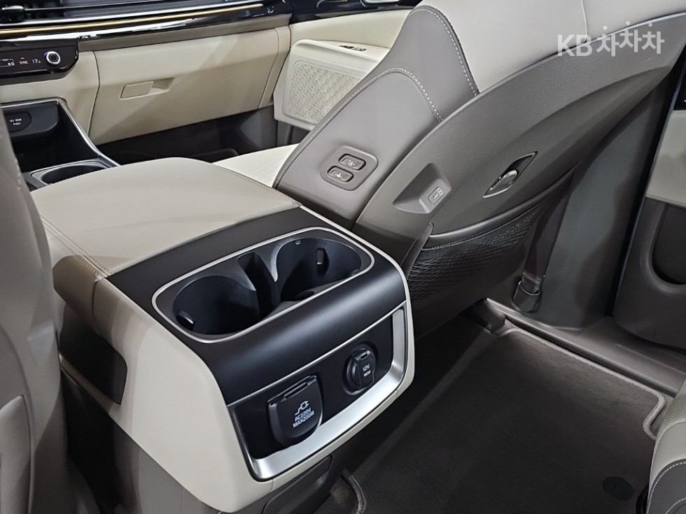 Kia Carnival — miniaturë 23