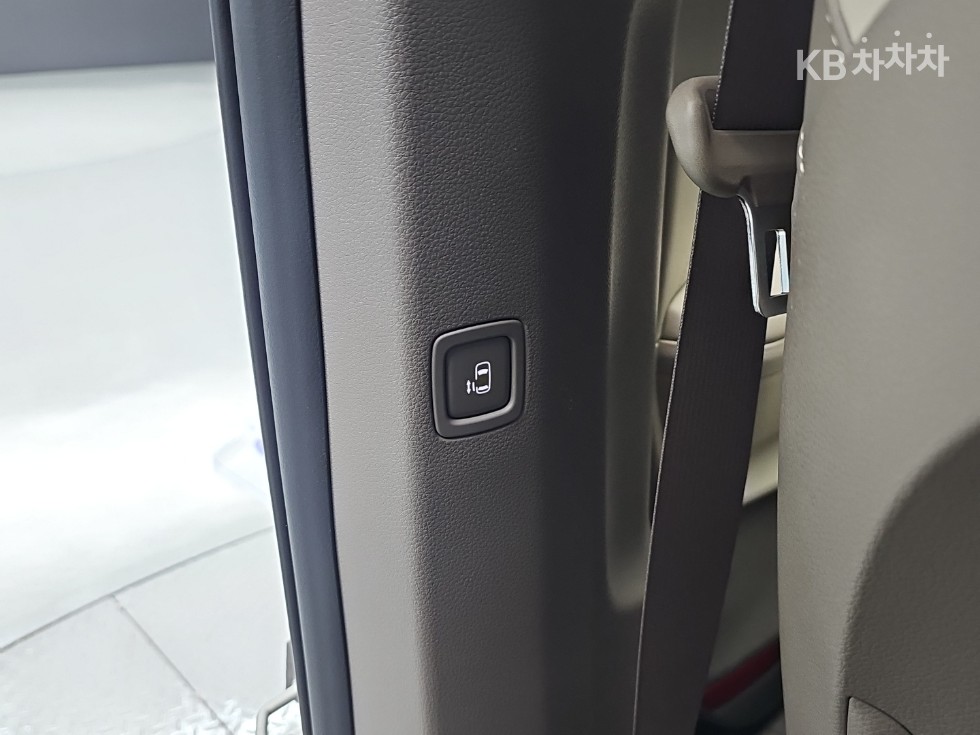 Kia Carnival — miniaturë 29