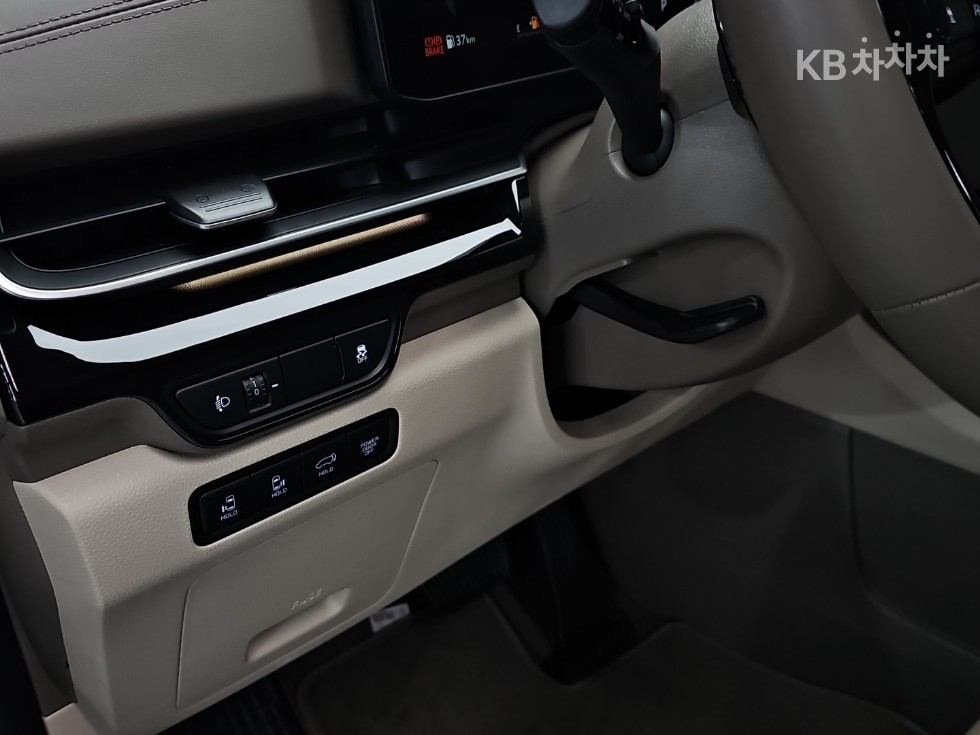 Kia Carnival — miniaturë 10