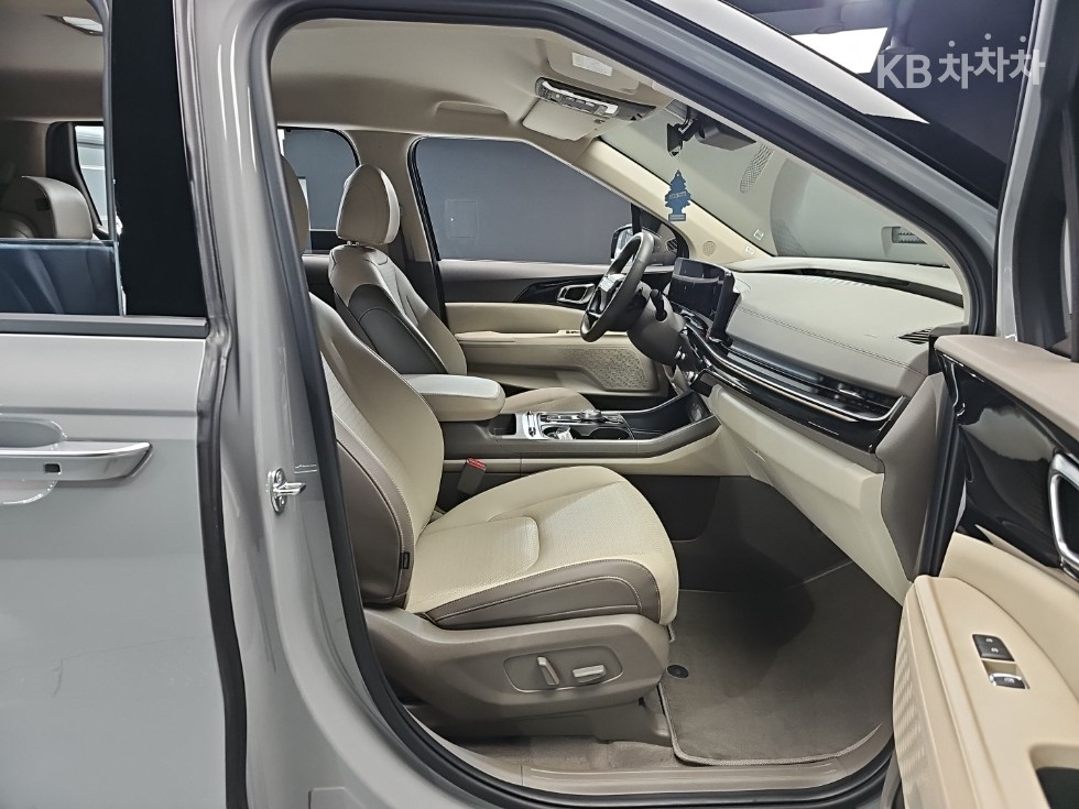 Kia Carnival — miniaturë 21