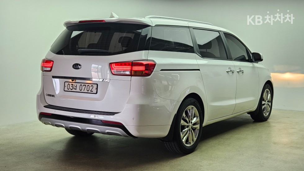 Kia Carnival — miniaturë 2