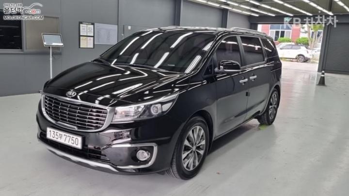 Kia Carnival 9인승 2.2 디젤 — foto 1