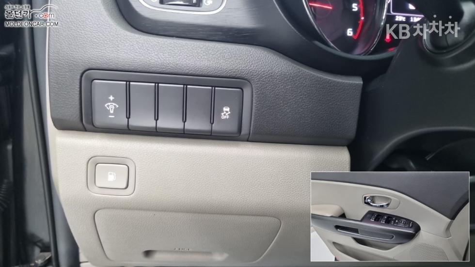 Kia Carnival — miniaturë 17