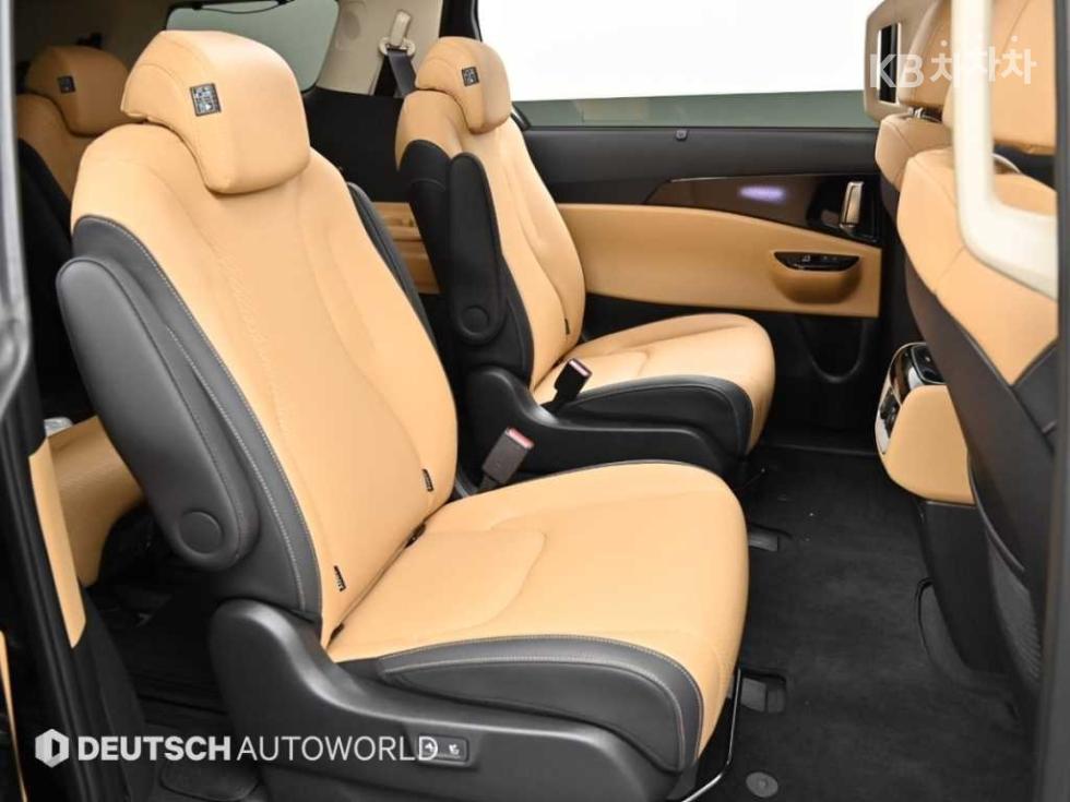 Kia Carnival — miniaturë 12
