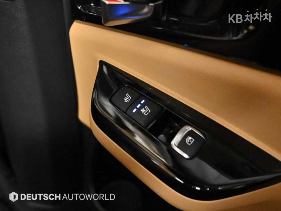 Kia Carnival — miniaturë 16