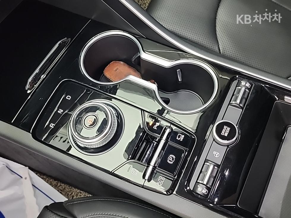 Kia K5 — miniaturë 8