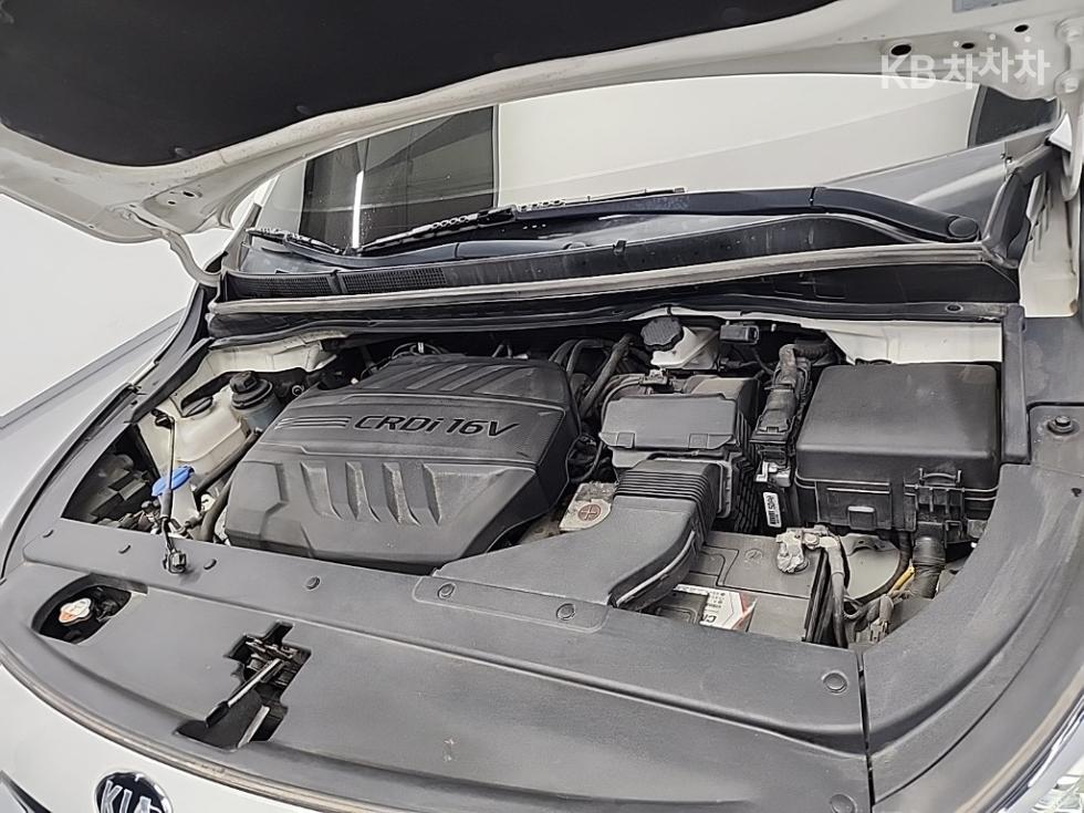 Kia Carnival — miniaturë 5
