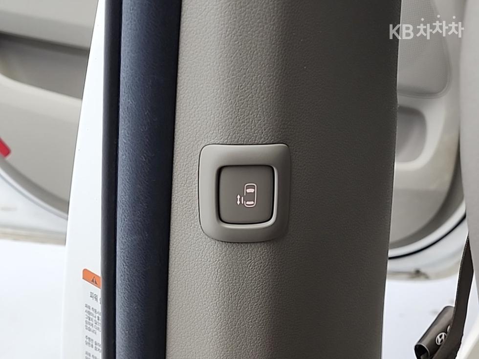 Kia Carnival — miniaturë 14