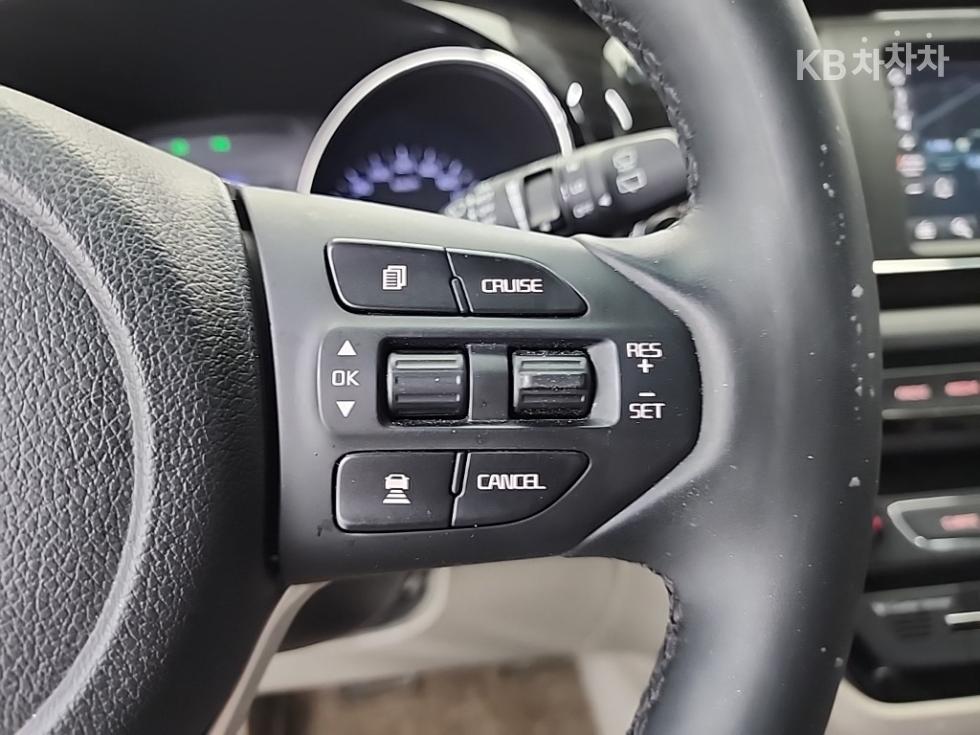 Kia Carnival — miniaturë 18