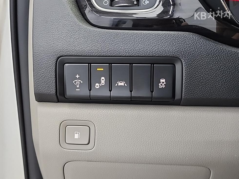 Kia Carnival — miniaturë 19