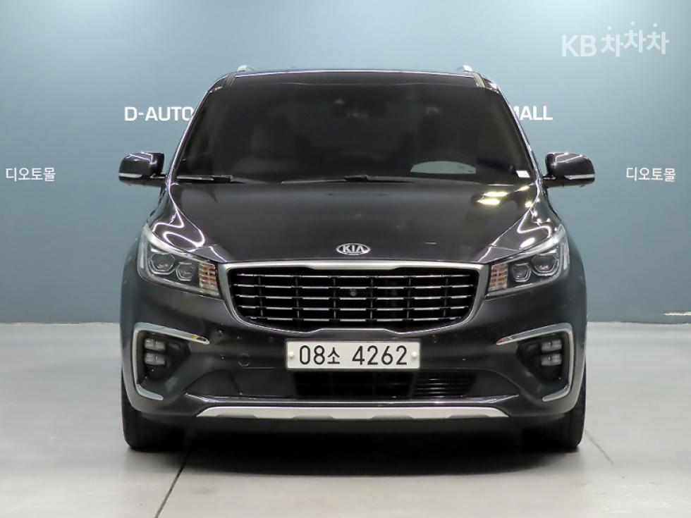 Kia Carnival — miniaturë 2