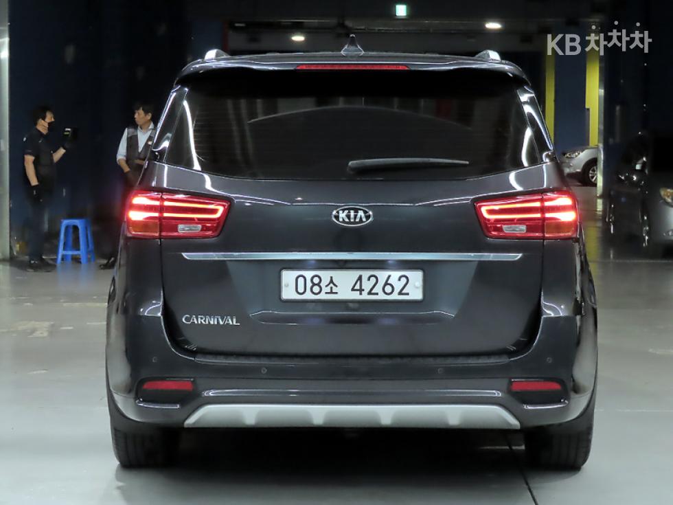 Kia Carnival — miniaturë 3