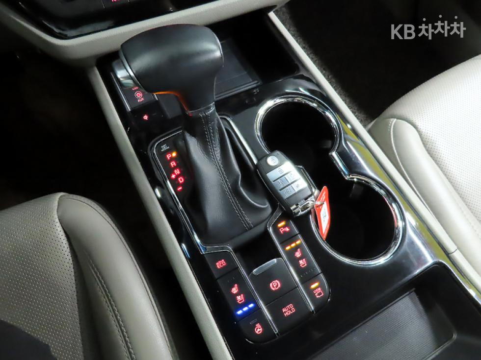 Kia Carnival — miniaturë 12