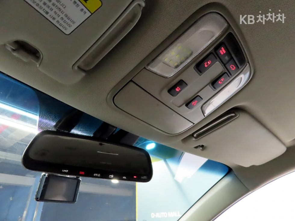 Kia Carnival — miniaturë 14