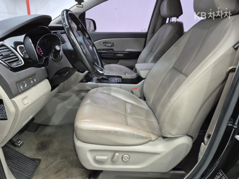 Kia Carnival — miniaturë 11