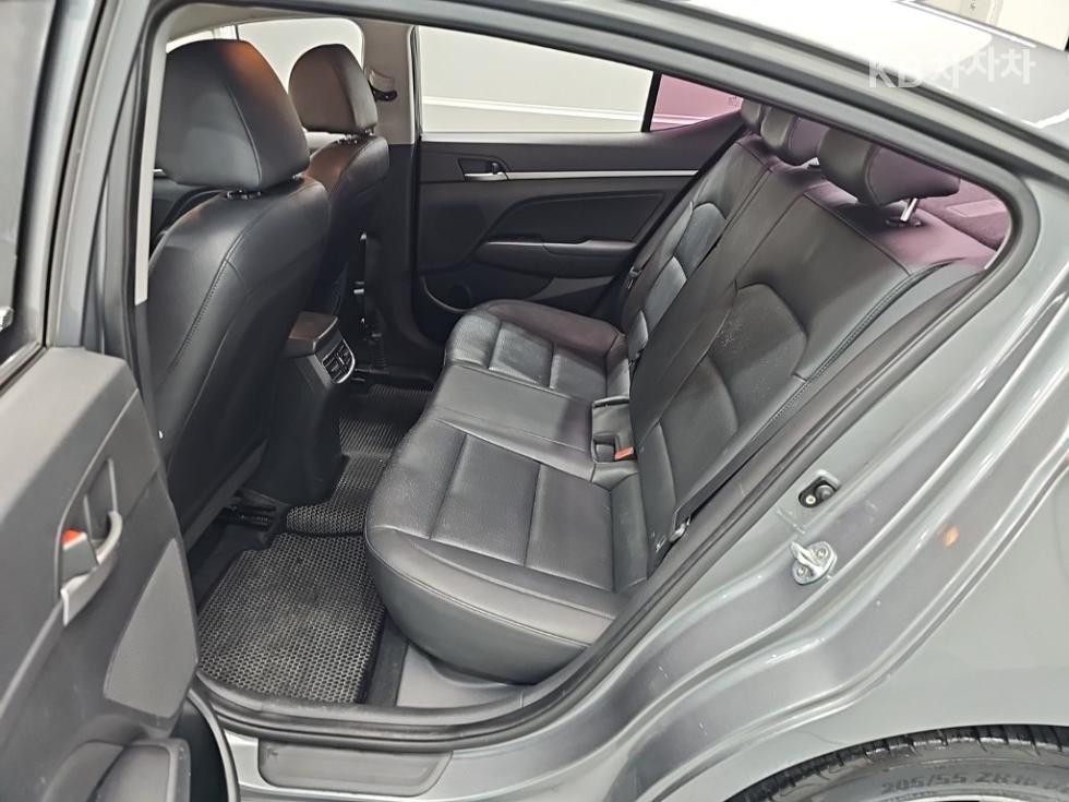 Hyundai Avante — miniaturë 12