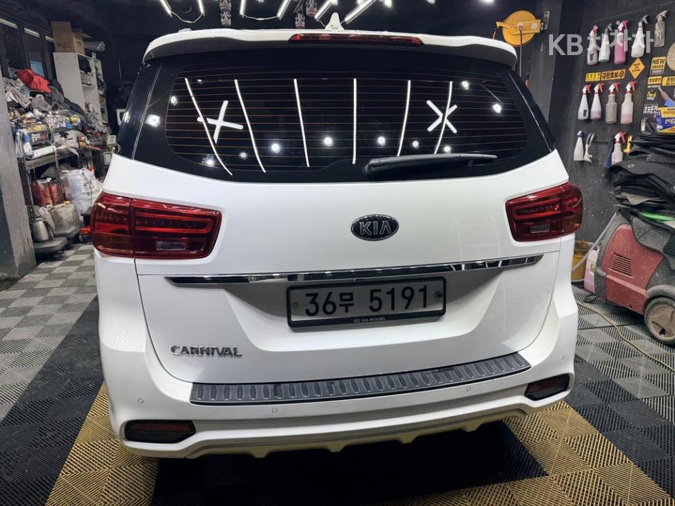 Kia Carnival — miniaturë 3