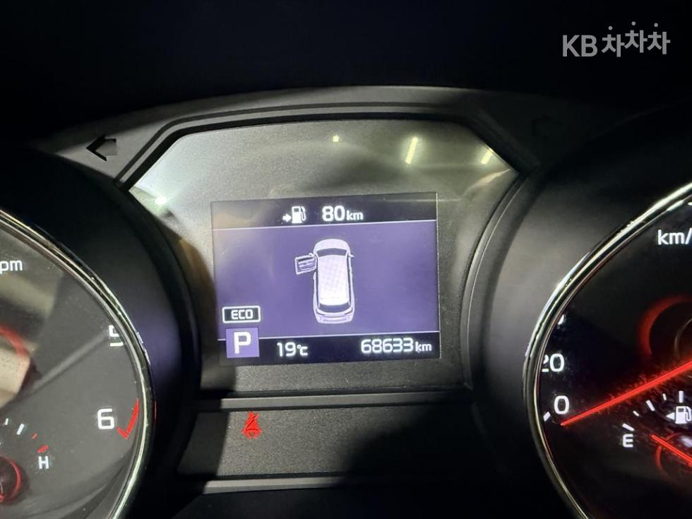 Kia Carnival — miniaturë 12