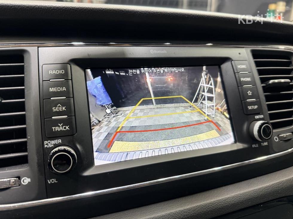 Kia Carnival — miniaturë 16