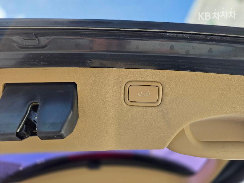 Kia Carnival — miniaturë 23