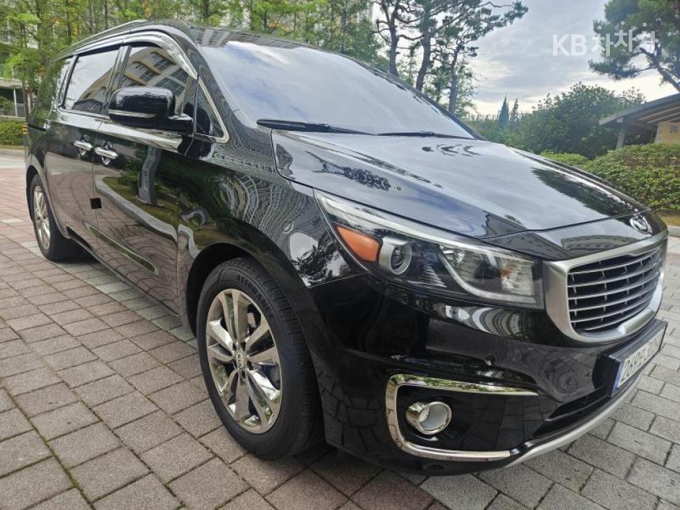 Kia Carnival — miniaturë 3
