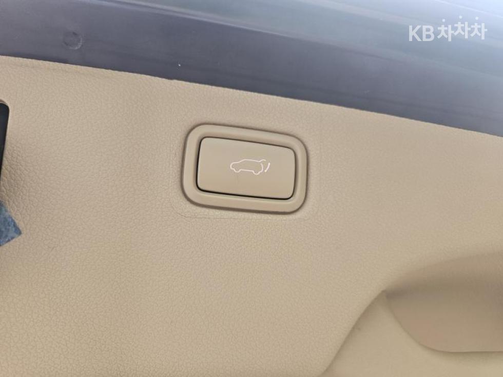 Kia Carnival — miniaturë 10