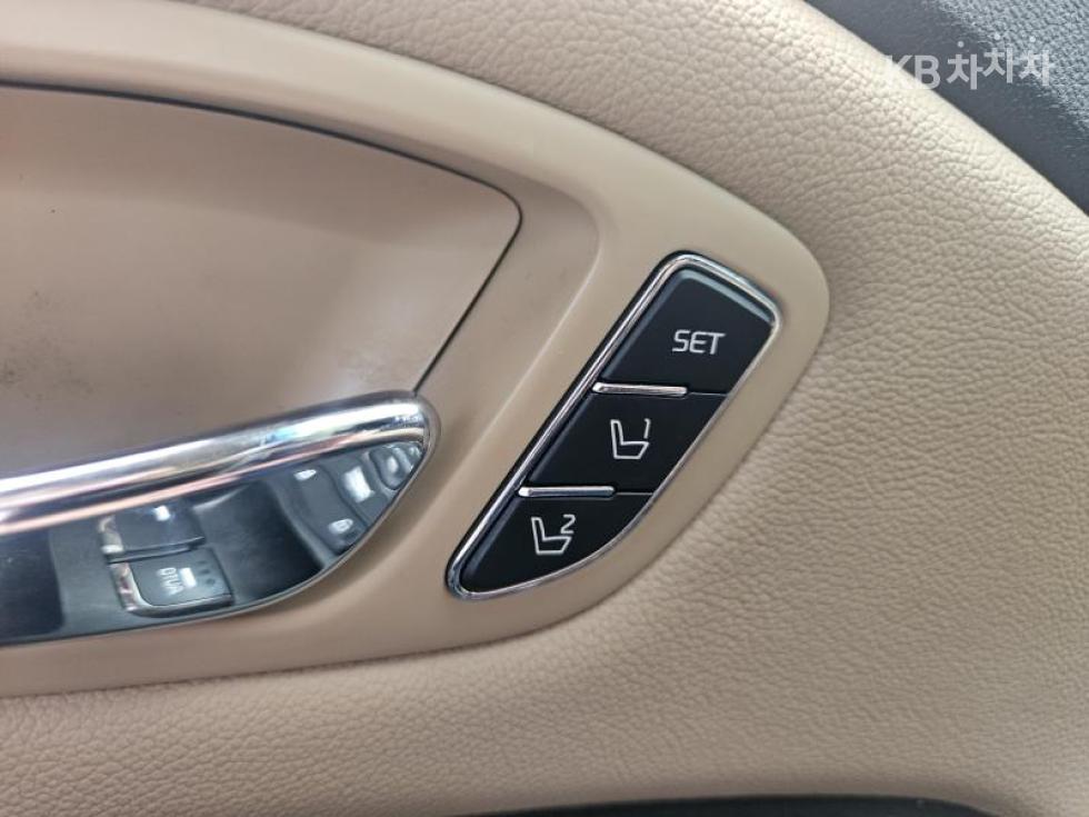 Kia Carnival — miniaturë 14