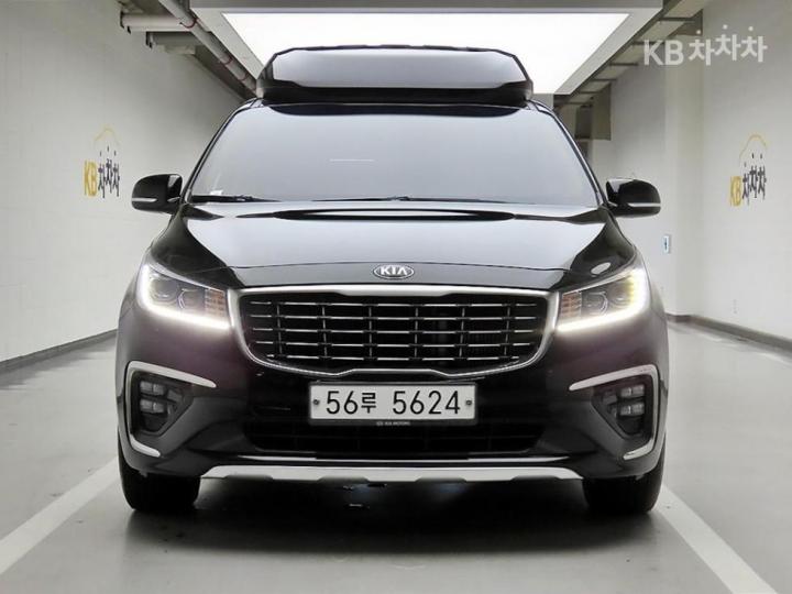 Kia Carnival 하이리무진 2.2 디젤 9인승 — foto 1