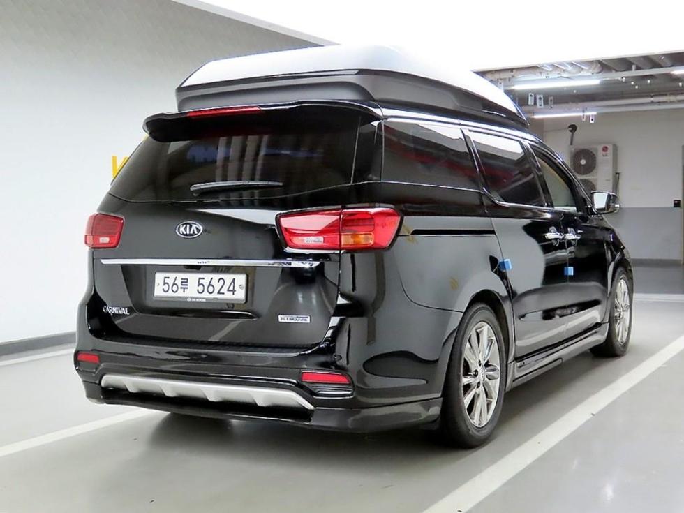 Kia Carnival — miniaturë 4